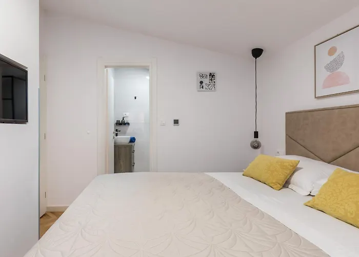 Apartment Mirjana, Two Bedrooms *